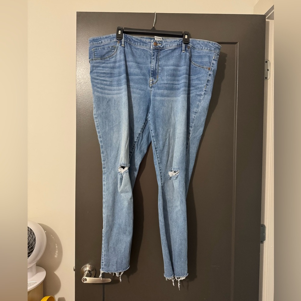 Ava & Viv Plus Size Light Blue Distressed Skinny Jeans